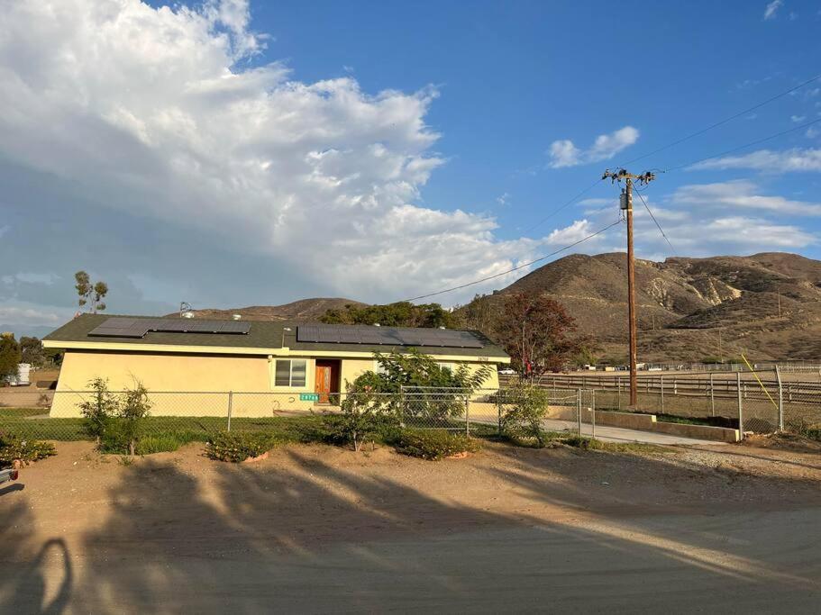 Peaceful & Cozy 3 Bedroom Ranch-Home W/Fireplace Hemet Extérieur photo