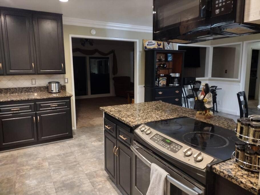 Peaceful & Cozy 3 Bedroom Ranch-Home W/Fireplace Hemet Extérieur photo