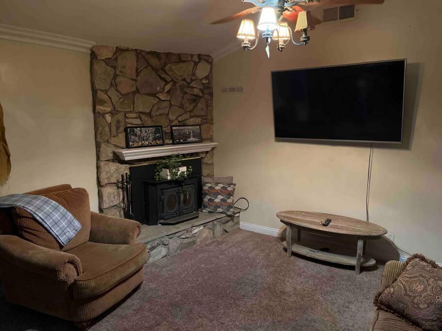 Peaceful & Cozy 3 Bedroom Ranch-Home W/Fireplace Hemet Extérieur photo